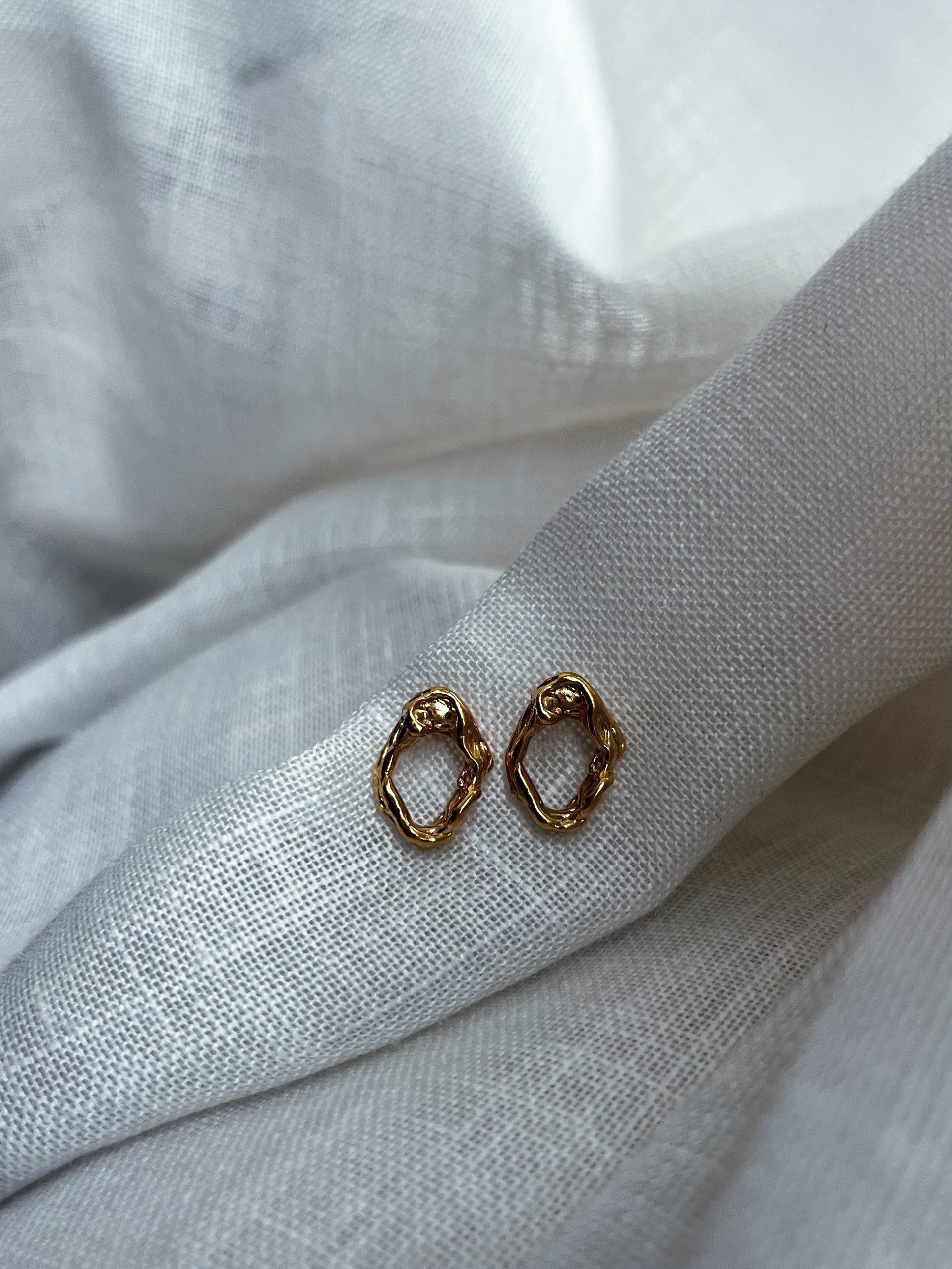 Lava ørestikker - forgyldt sterling sølv