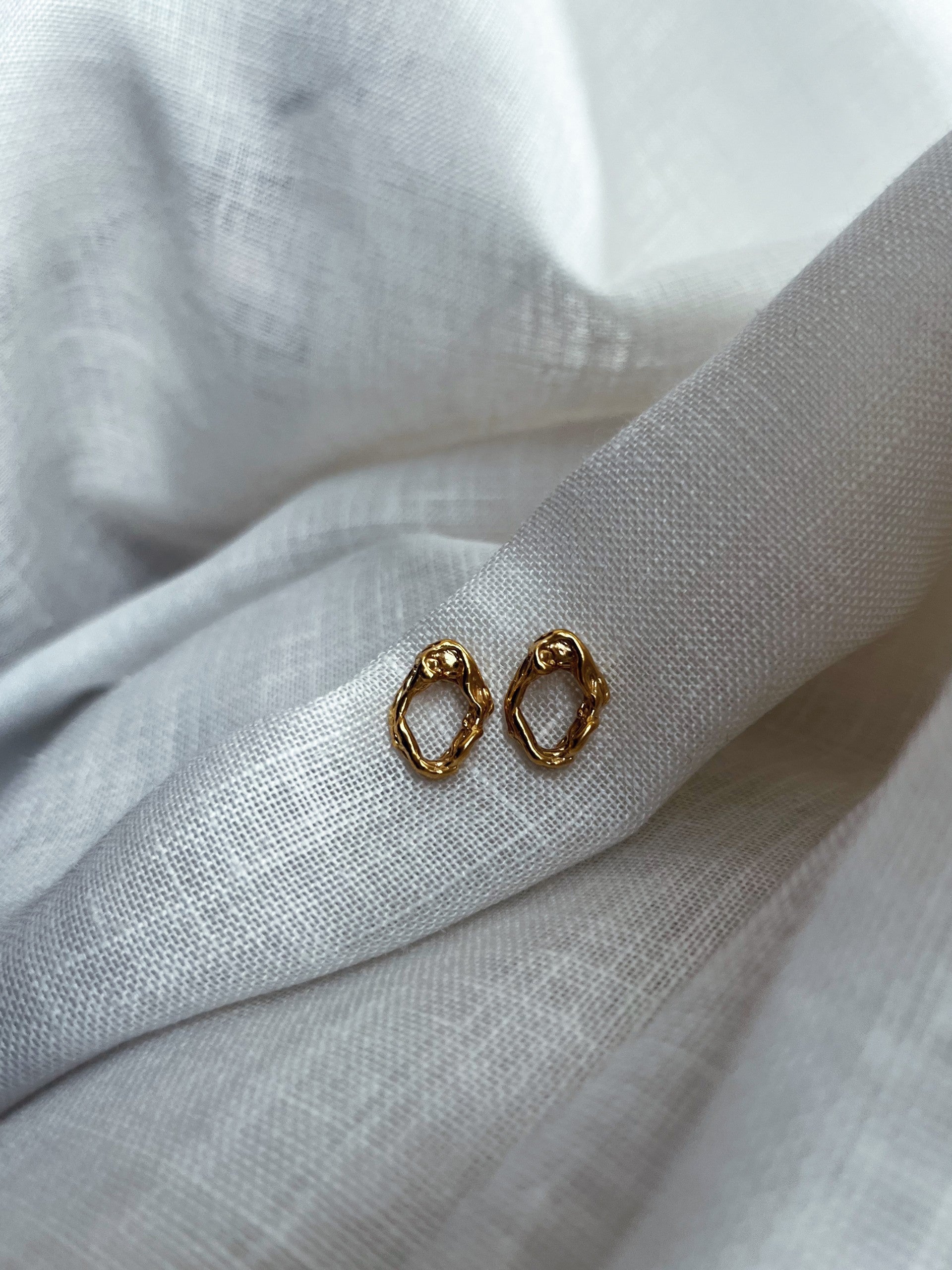 Lava ørestikker - forgyldt sterling sølv